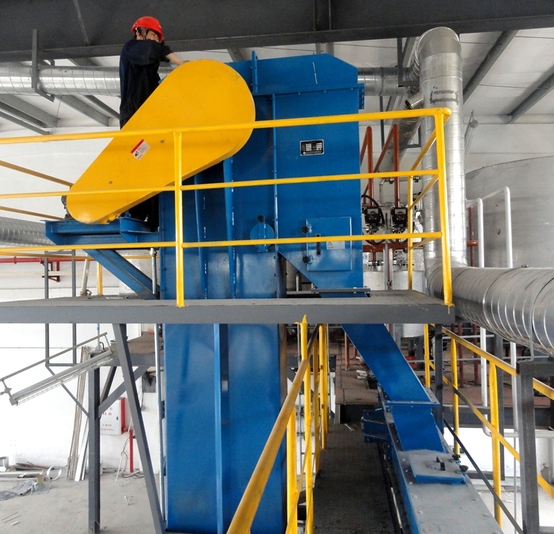 江门制漆厂现场板链提升机图片