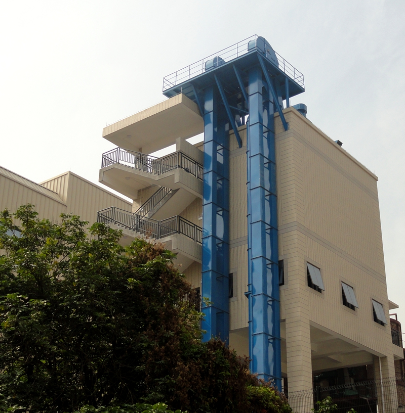 香雪制药厂板链提升机现场图片